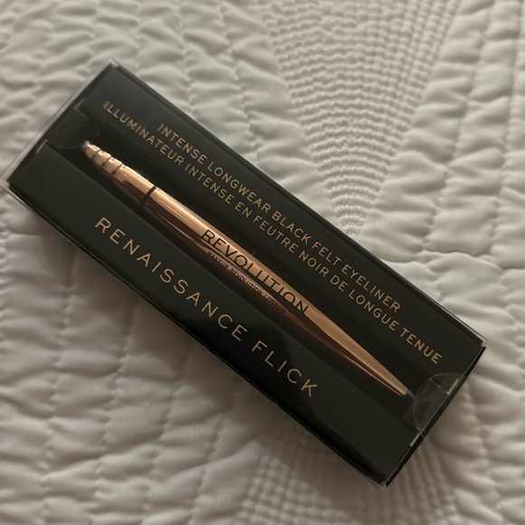 Makeup Revolution Renaissance Flick Eyeliner Black NIB - Picture 1 of 2